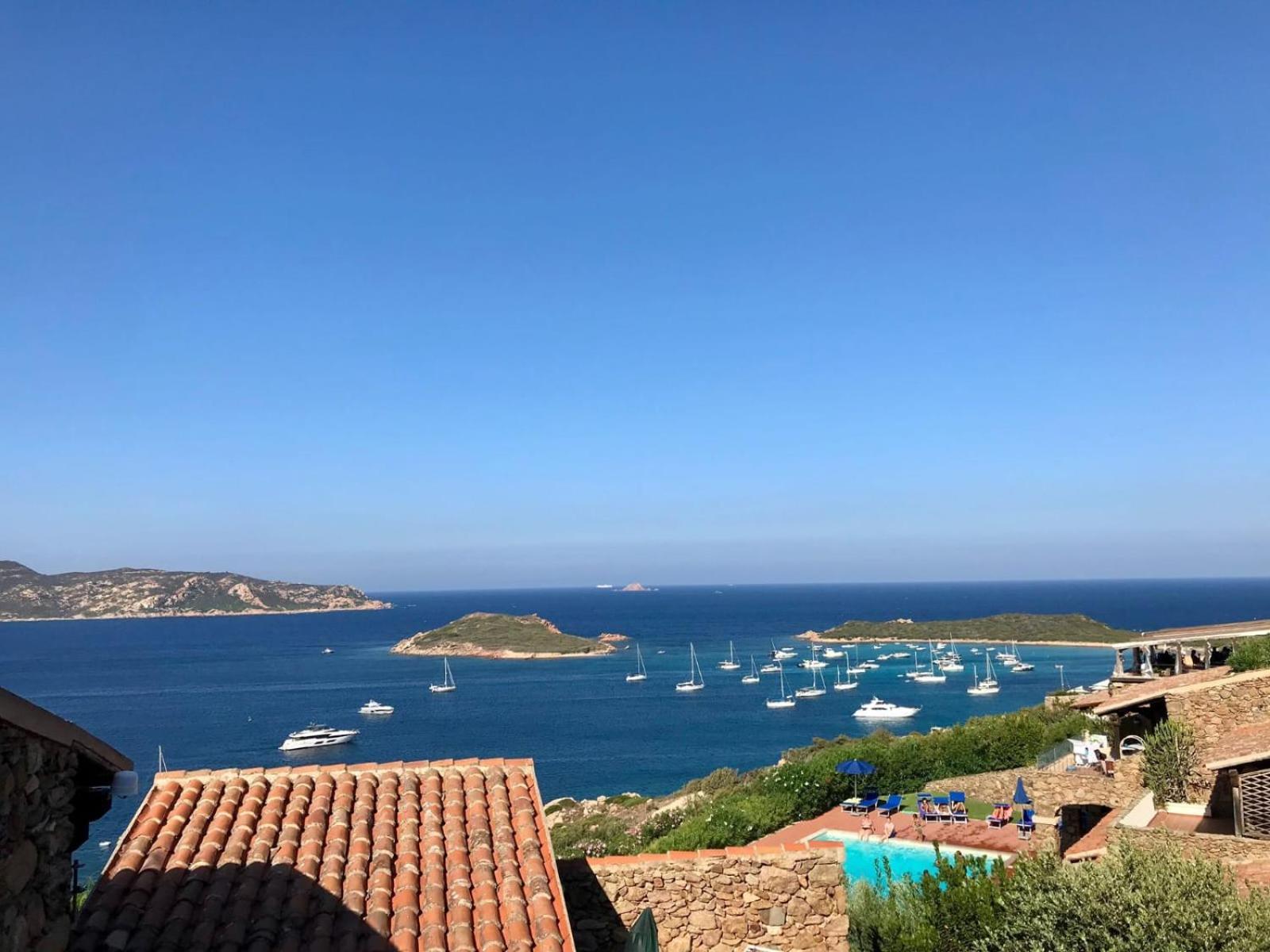 Apartahotel Villaggio Est 3*